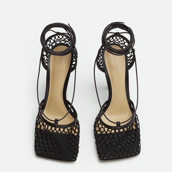 Brand New Bottega Veneta Stretch Lace Up Sandal in Black - Picture 2 of 4